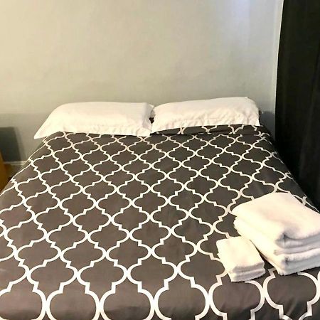 Oui On Ludlow - Entire House And Private Rooms In University City Philadelphia Kültér fotó